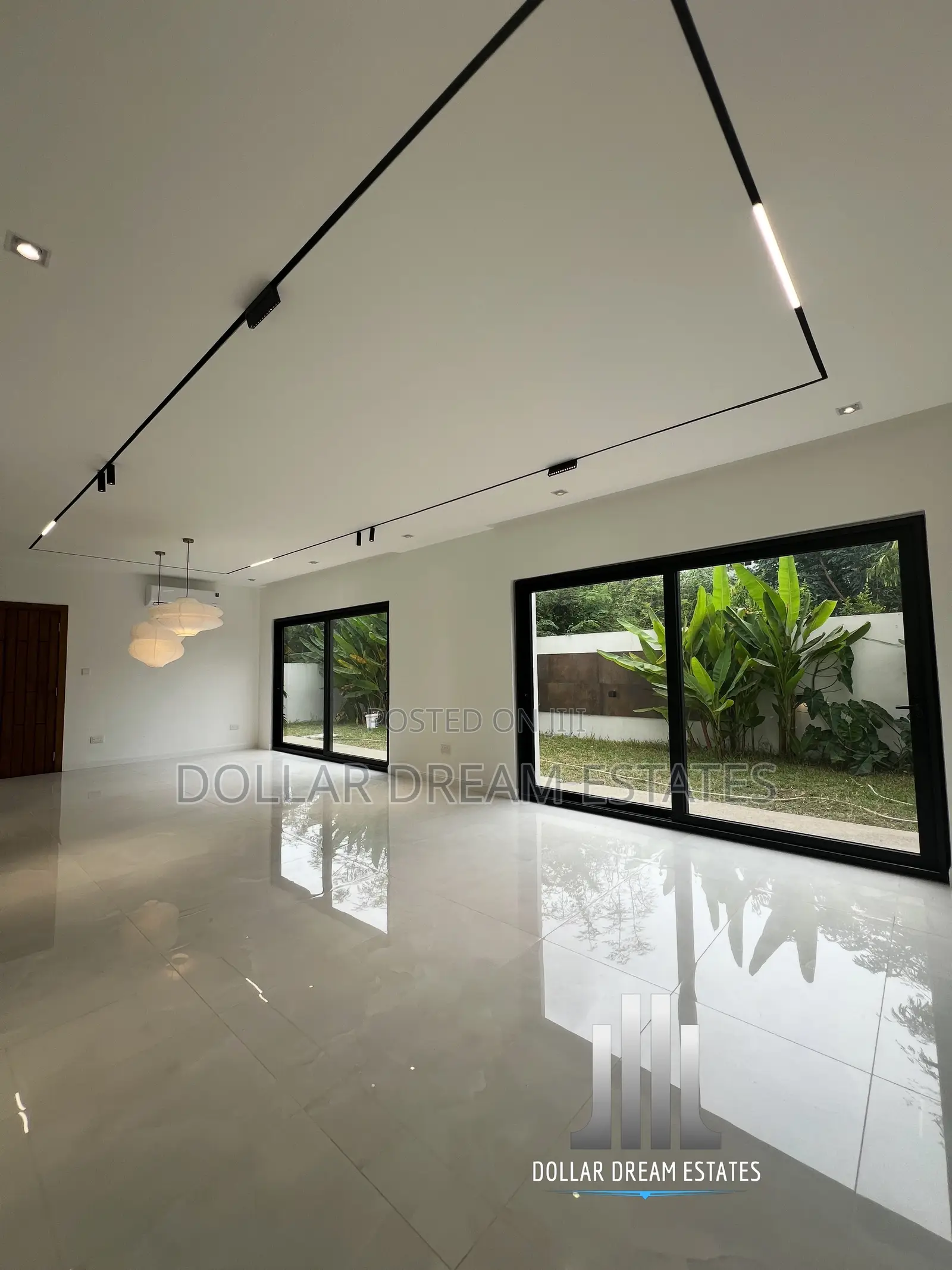 4bdrm Townhouse / Terrace in Cantonments for rent