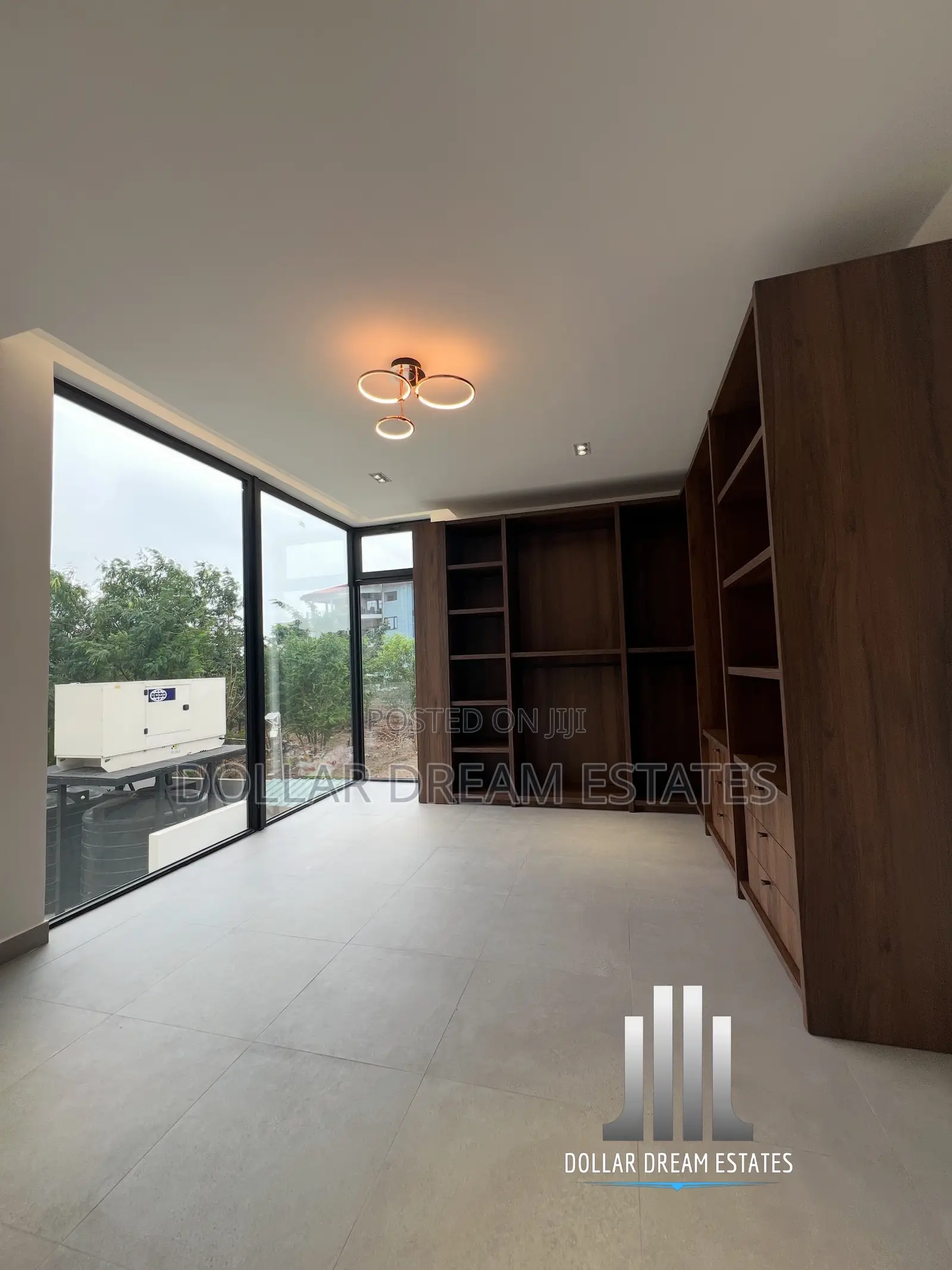 4bdrm Townhouse / Terrace in Cantonments for rent