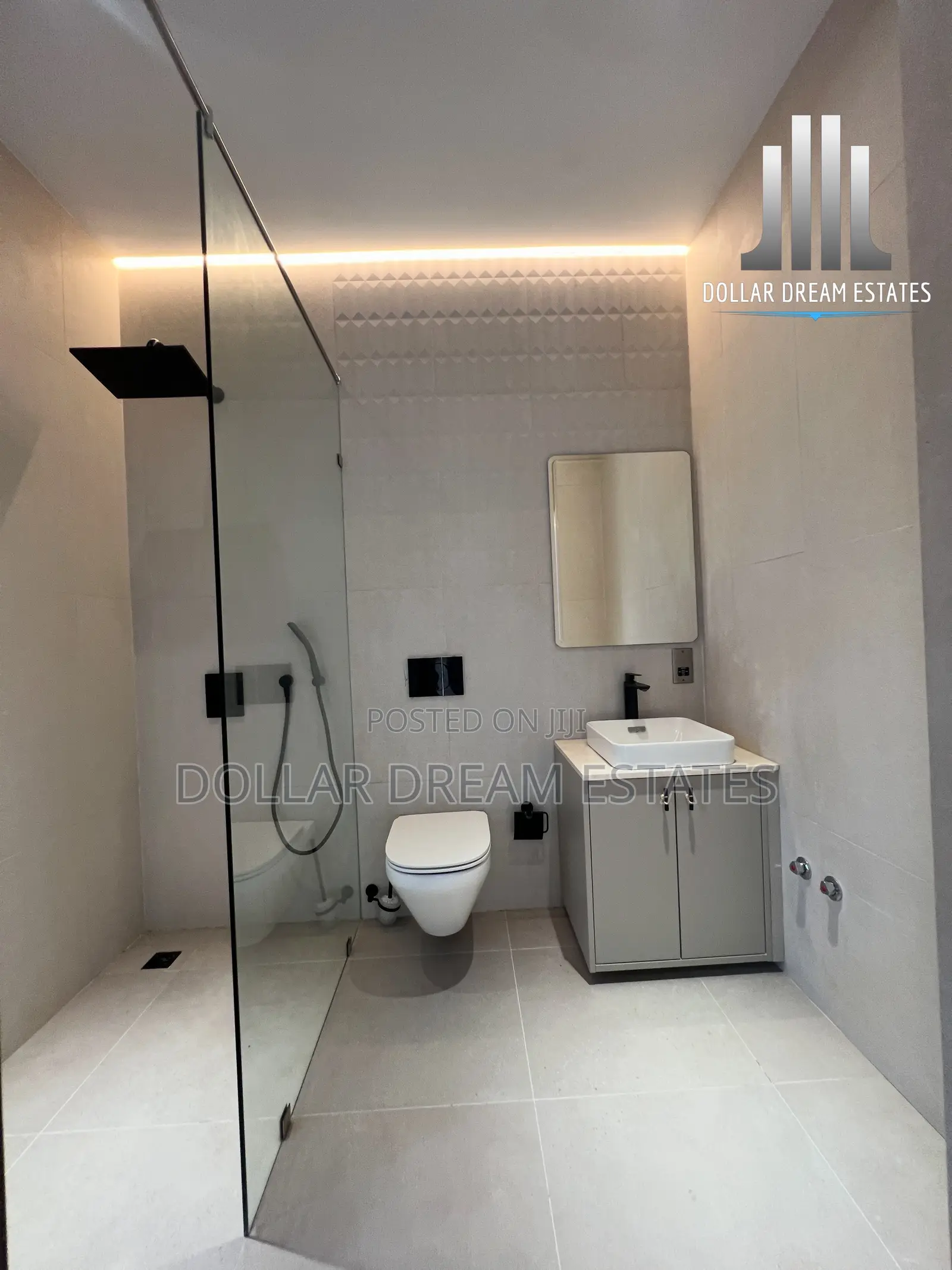 4bdrm Townhouse / Terrace in Cantonments for rent