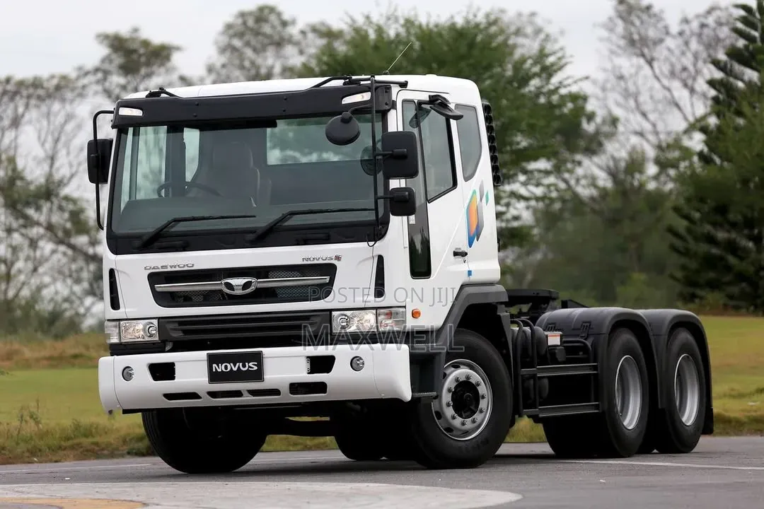 Daewoo Novus Euro II 6x4 Tractor Head