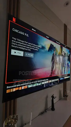 Slim Smart TV + Free Netflix + Free Amazon Firestick