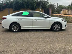 Hyundai Sonata SE 2018 White