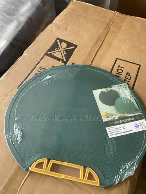 Round Chopping Board With Hanging Hole
