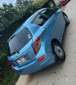 Toyota Vitz 1.3 FWD 5dr 2012 Blue