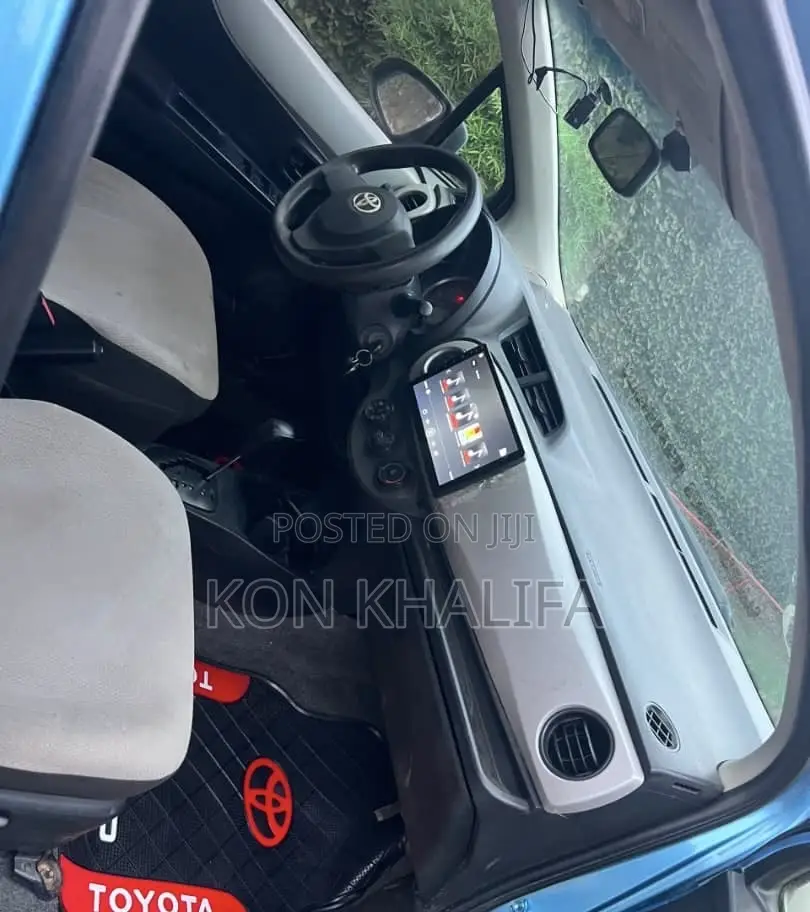 Toyota Vitz 1.3 FWD 5dr 2012 Blue