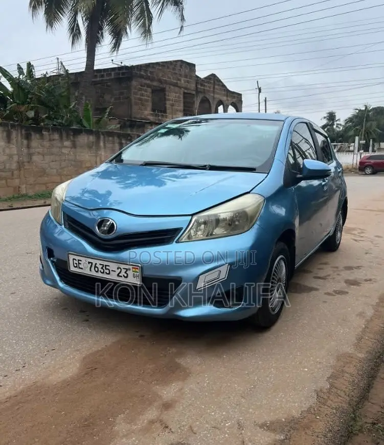 Toyota Vitz 1.3 FWD 5dr 2012 Blue