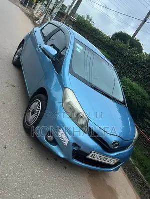 Toyota Vitz 1.3 FWD 5dr 2012 Blue