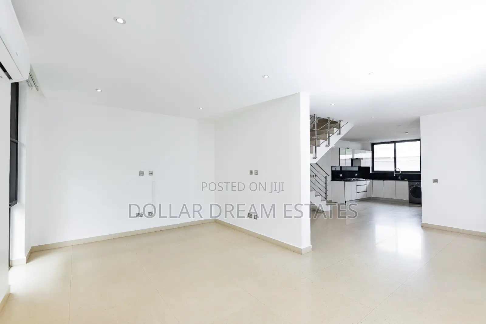 4bdrm Townhouse / Terrace in Cantonments for rent
