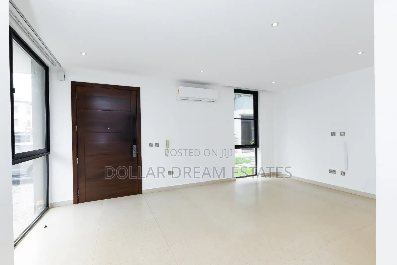 4bdrm Townhouse / Terrace in Cantonments for rent