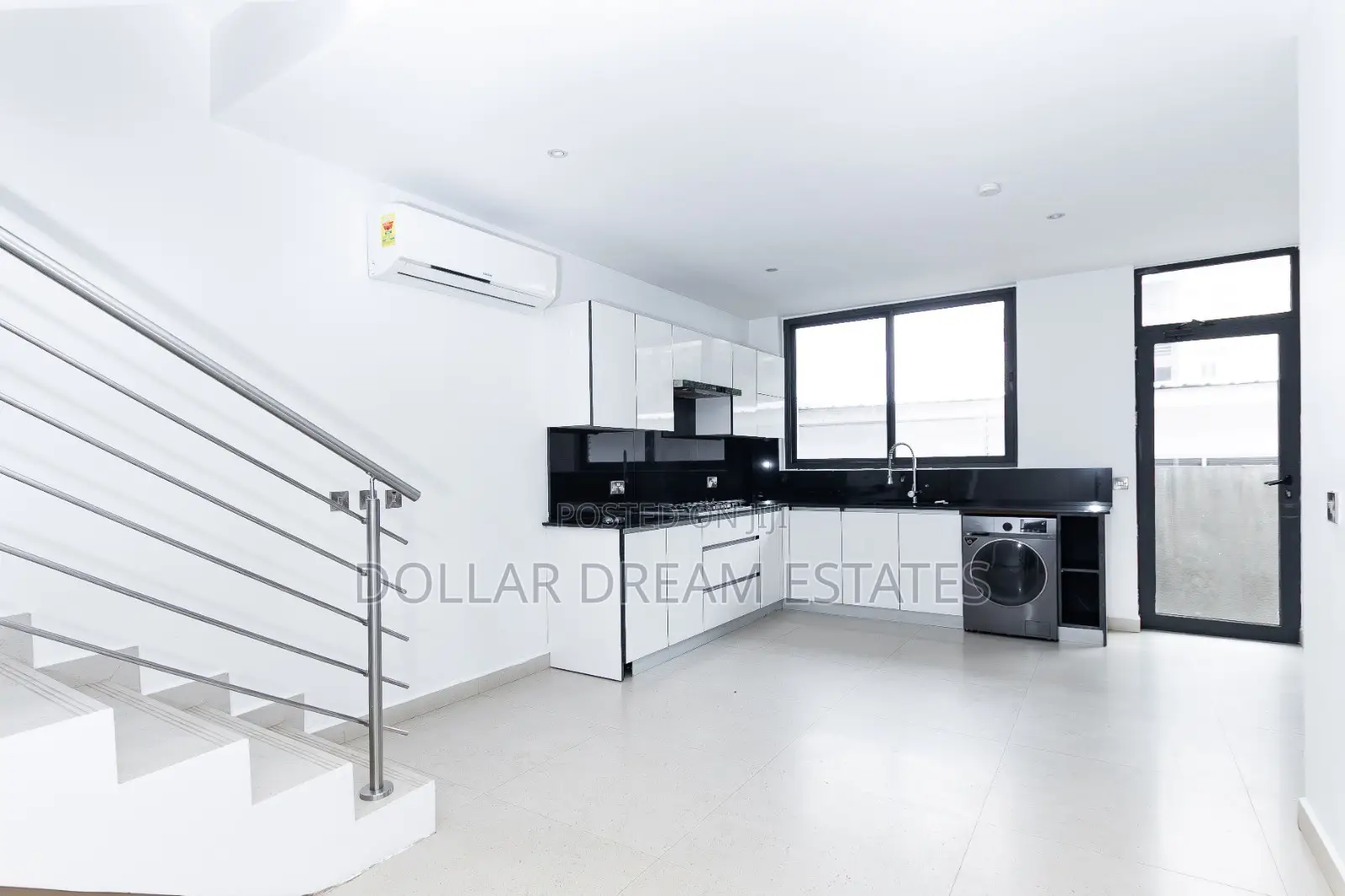 4bdrm Townhouse / Terrace in Cantonments for rent