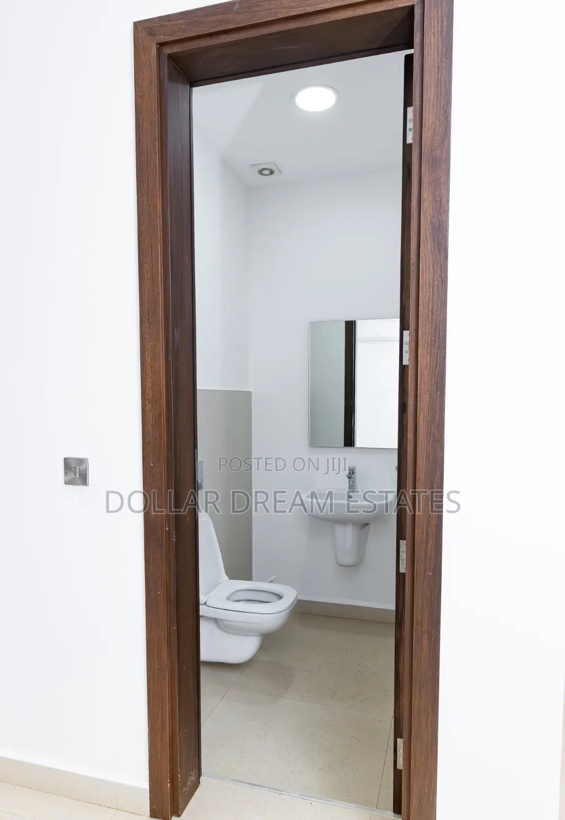 4bdrm Townhouse / Terrace in Cantonments for rent