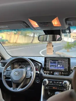 Toyota RAV4 XLE 2021 Gray