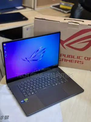 New Laptop Asus ROG Zephyrus G16 32GB Intel Core Ultra 9 SSD 1T
