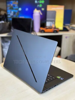 New Laptop Asus ROG Zephyrus G16 32GB Intel Core Ultra 9 SSD 1T