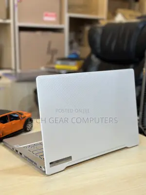Laptop Asus ROG Zephyrus G14 16GB AMD Ryzen 9 SSD 1T