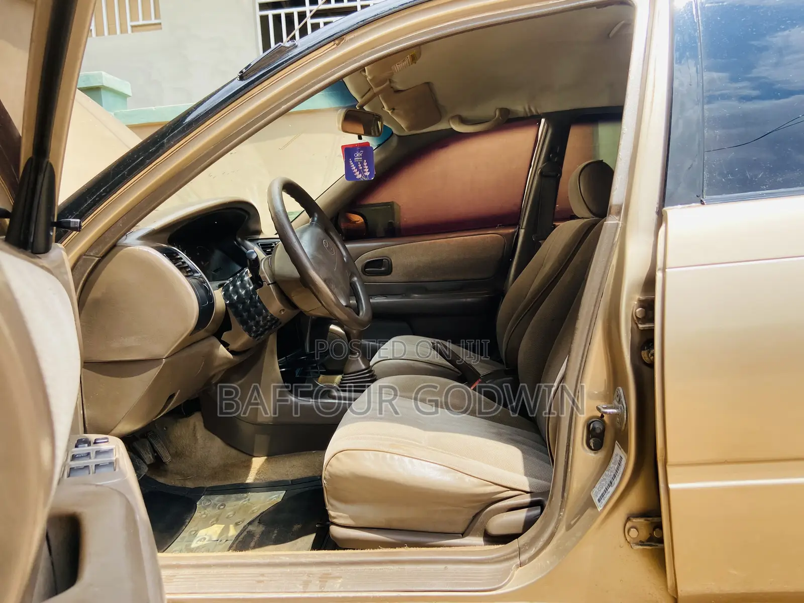 Toyota Corolla 1.6 Sedan 1997 Gold