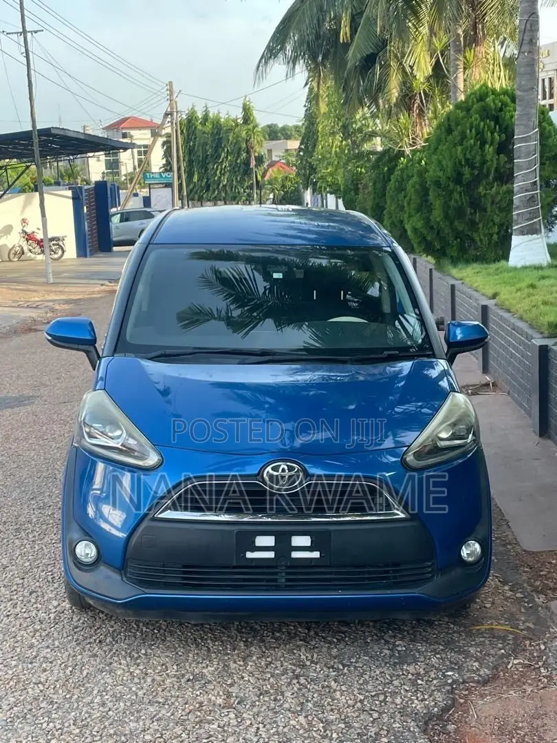 Toyota Sienta 1.5 AWD (6-seater) 2015 Blue