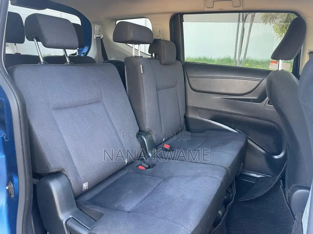 Toyota Sienta 1.5 AWD (6-seater) 2015 Blue