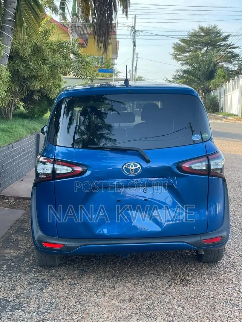 Toyota Sienta 1.5 AWD (6-seater) 2015 Blue