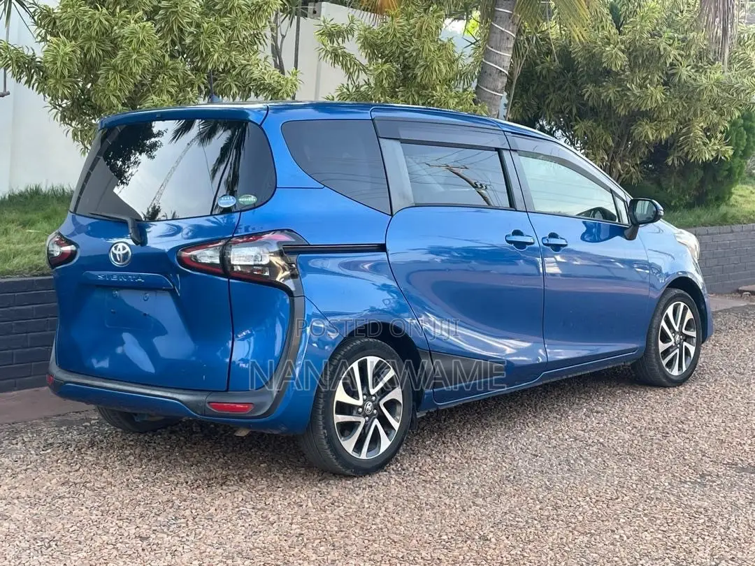 Toyota Sienta 1.5 AWD (6-seater) 2015 Blue