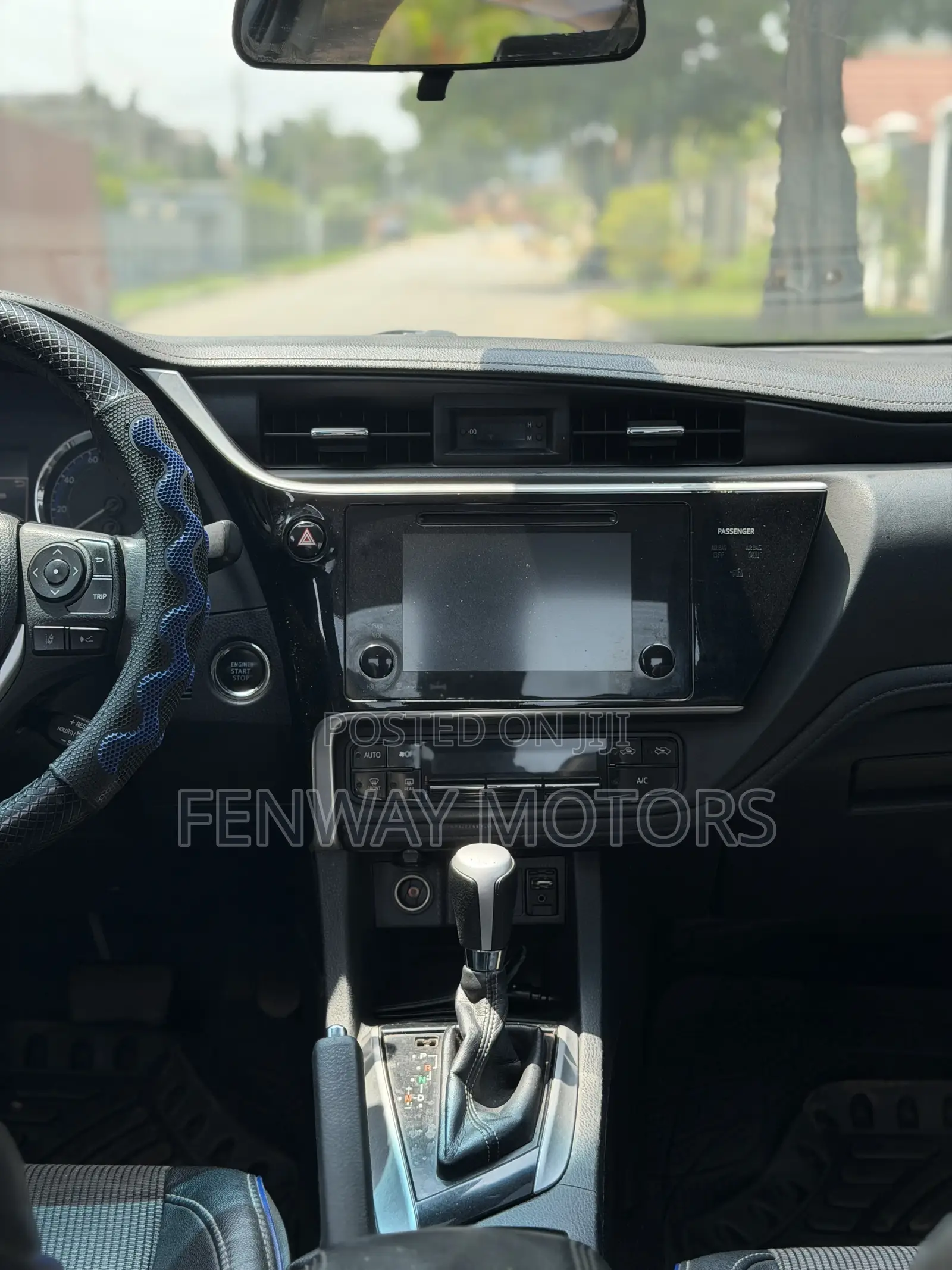Toyota Corolla SE Special Edition 4dr Sedan (1.8L 4cyl CVT) 2017 Gray