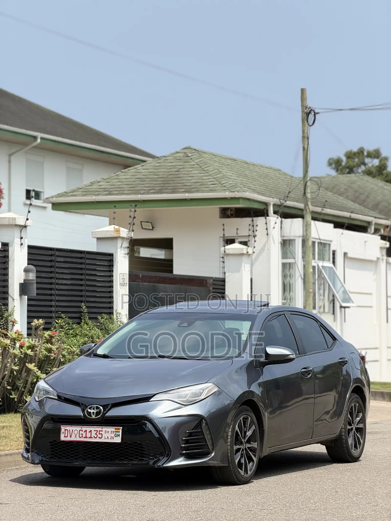 Toyota Corolla SE Special Edition 4dr Sedan (1.8L 4cyl CVT) 2017 Gray