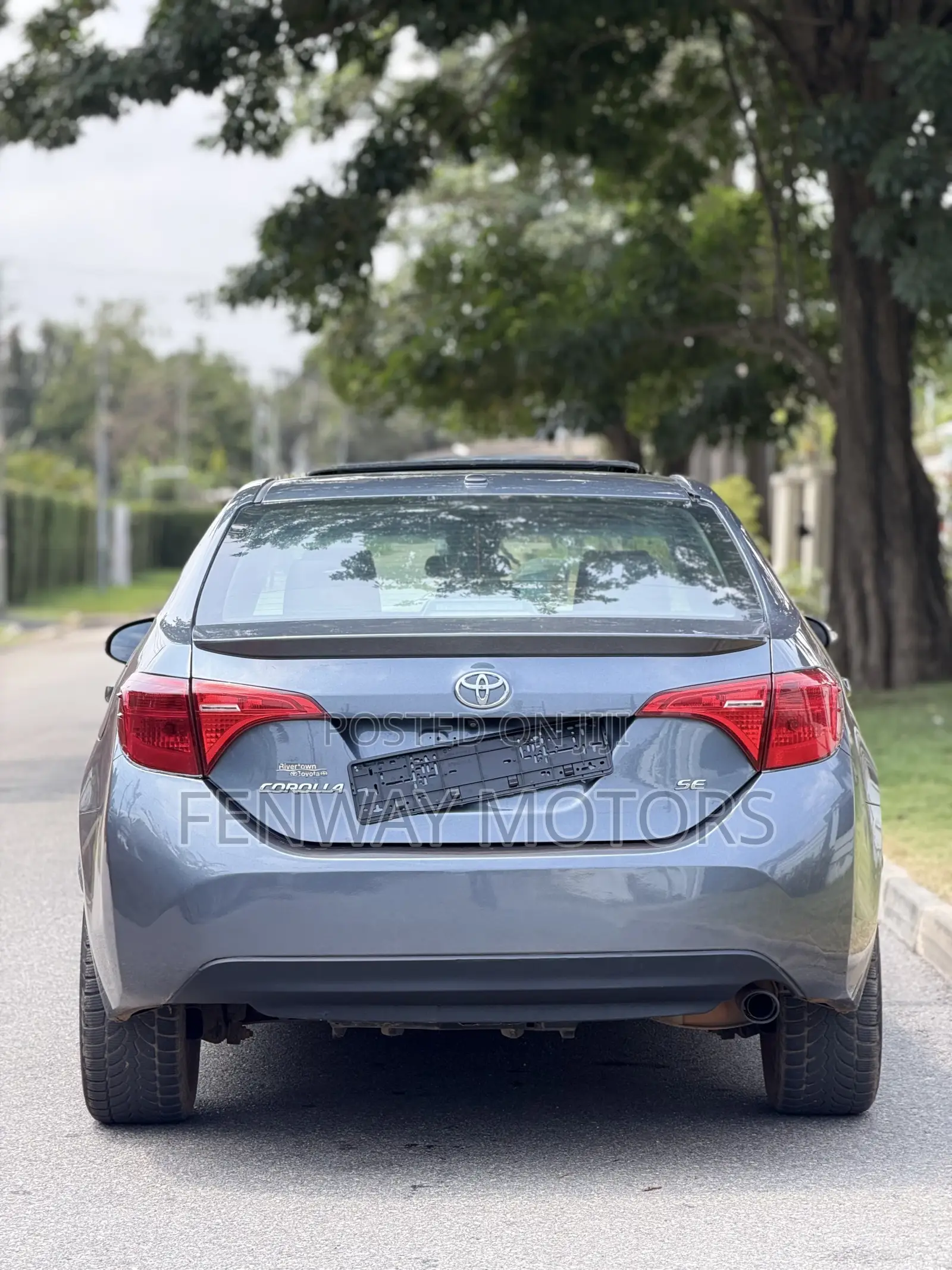 Toyota Corolla SE Special Edition 4dr Sedan (1.8L 4cyl CVT) 2017 Gray