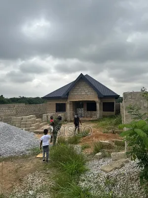 5bdrm House in Kwabre for Sale