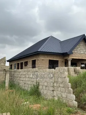 5bdrm House in Kwabre for Sale