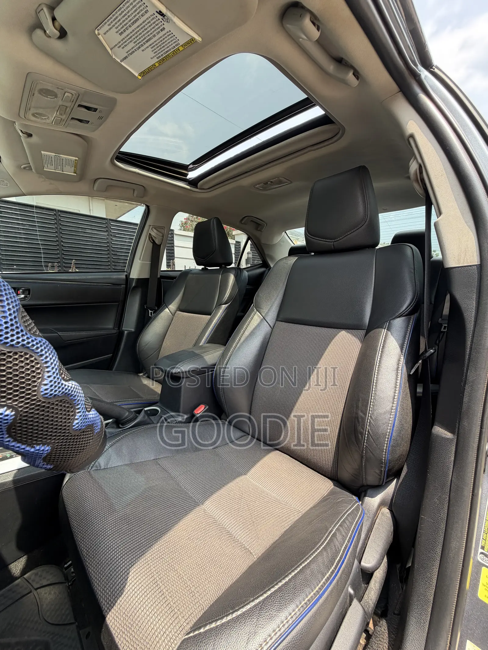 Toyota Corolla SE Special Edition 4dr Sedan (1.8L 4cyl CVT) 2017 Gray