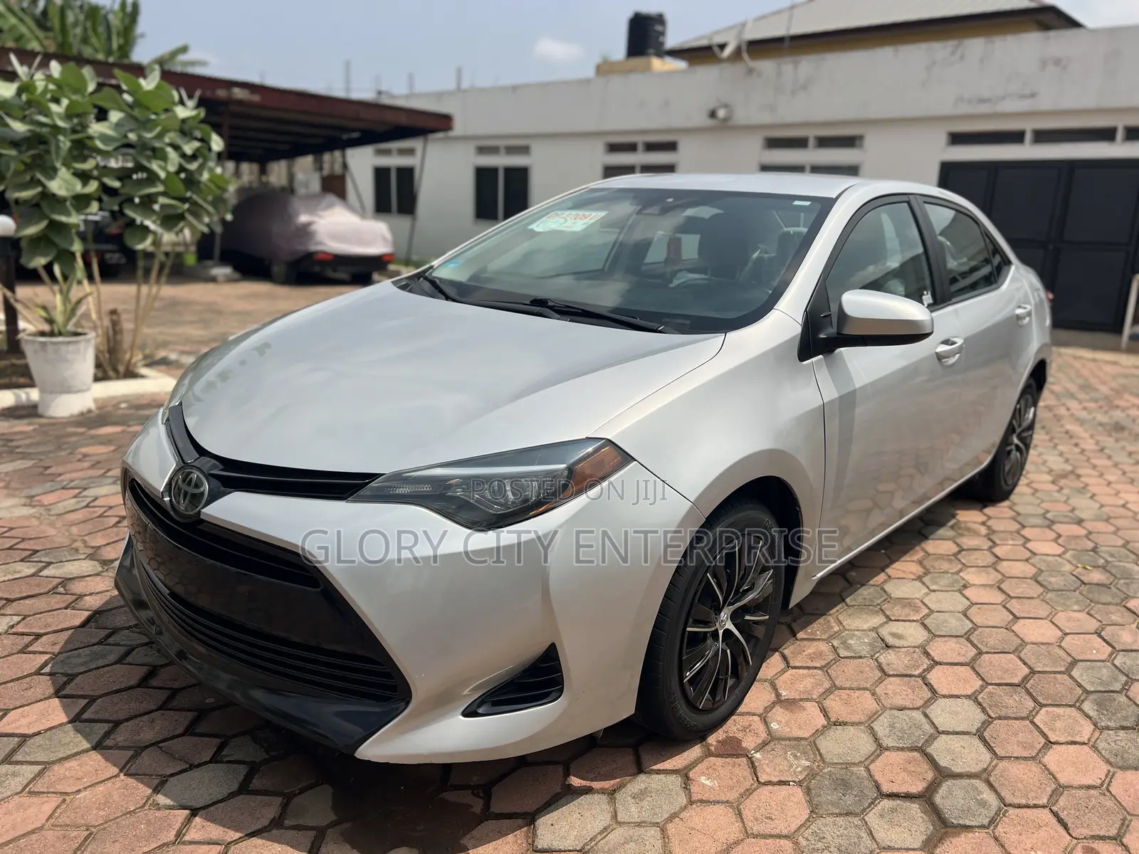 Toyota Corolla LE Eco (1.8L 4cyl 2A) 2019 Silver