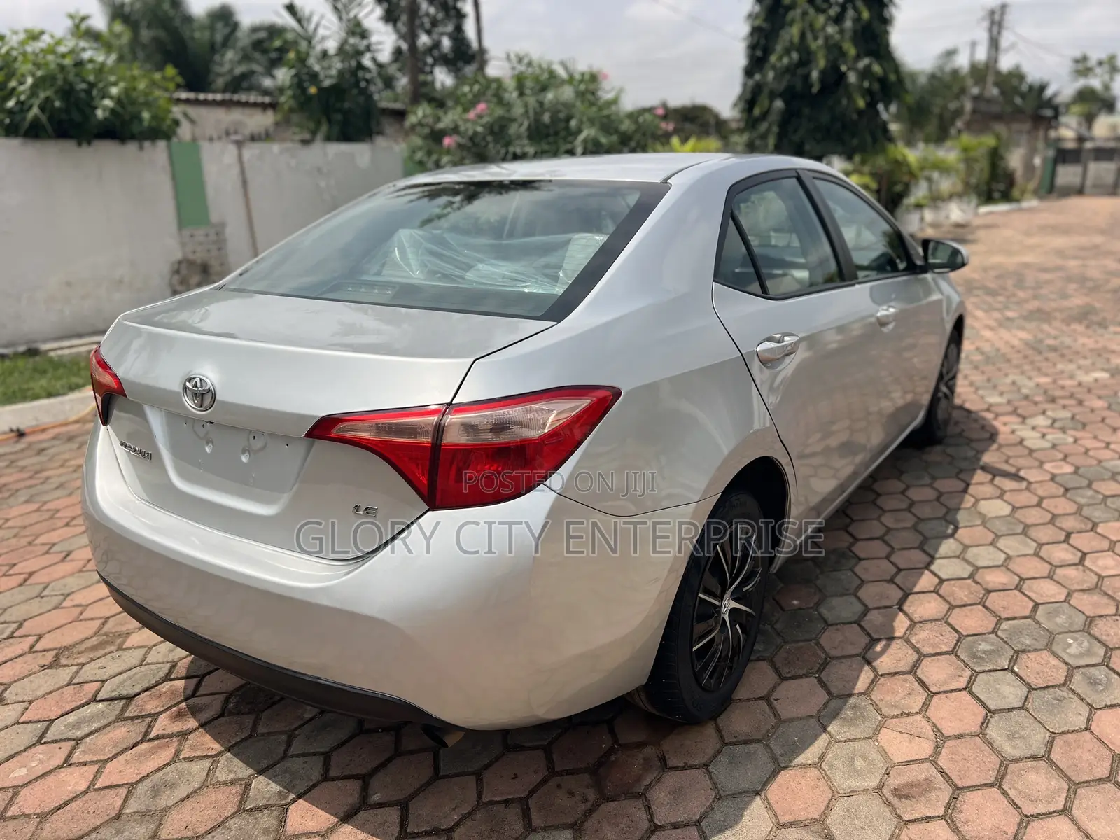 Toyota Corolla LE Eco (1.8L 4cyl 2A) 2019 Silver