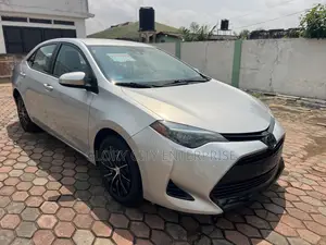 Toyota Corolla LE Eco (1.8L 4cyl 2A) 2019 Silver