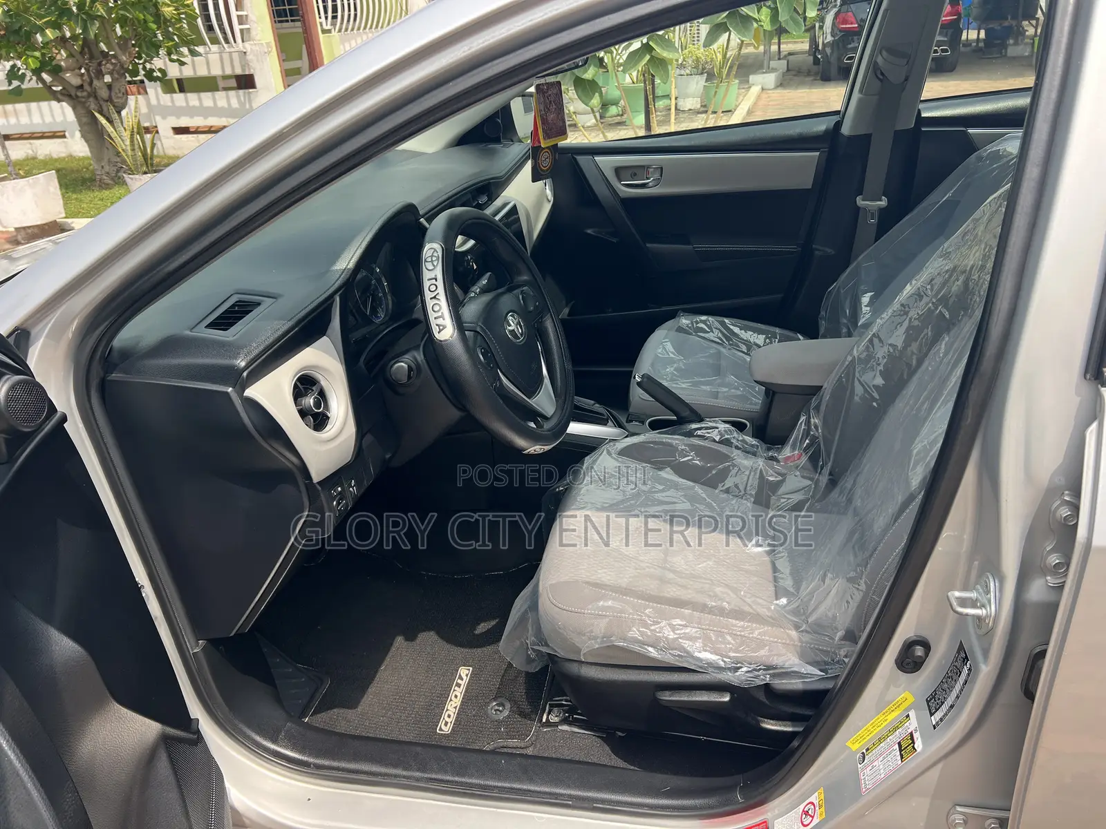 Toyota Corolla LE Eco (1.8L 4cyl 2A) 2019 Silver