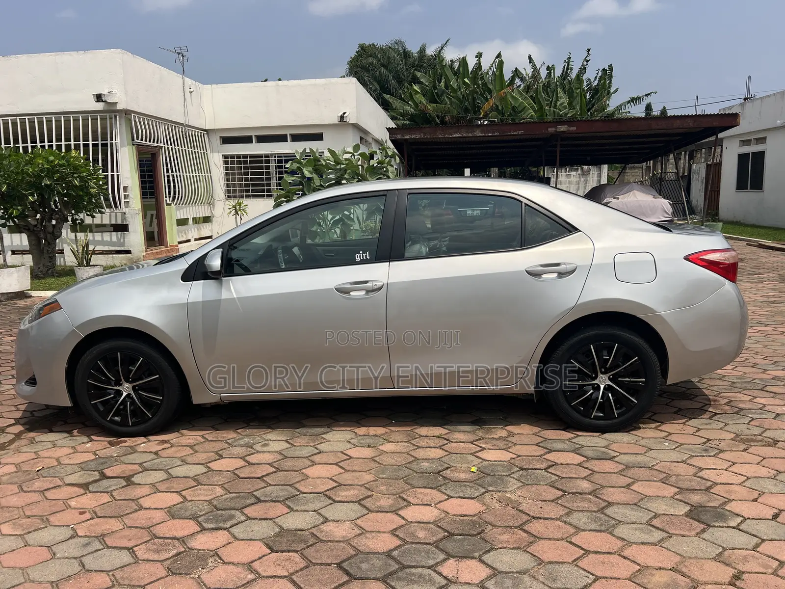 Toyota Corolla LE Eco (1.8L 4cyl 2A) 2019 Silver