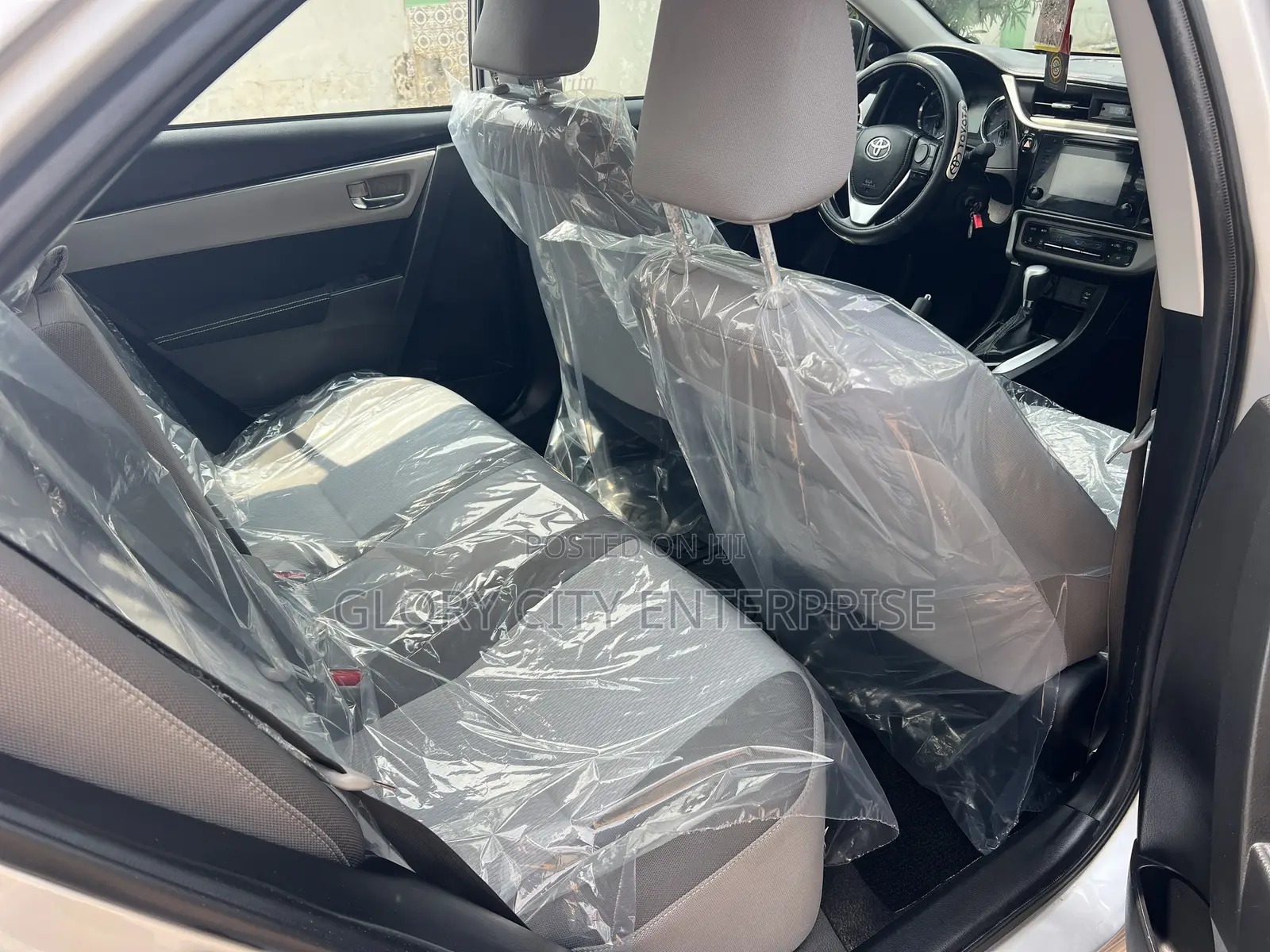 Toyota Corolla LE Eco (1.8L 4cyl 2A) 2019 Silver