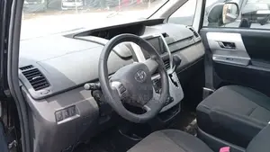 Toyota Voxy V 2WD 7-Seater 2015 White