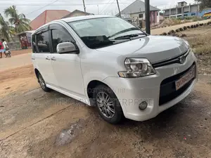 Toyota Sienta 2013 White