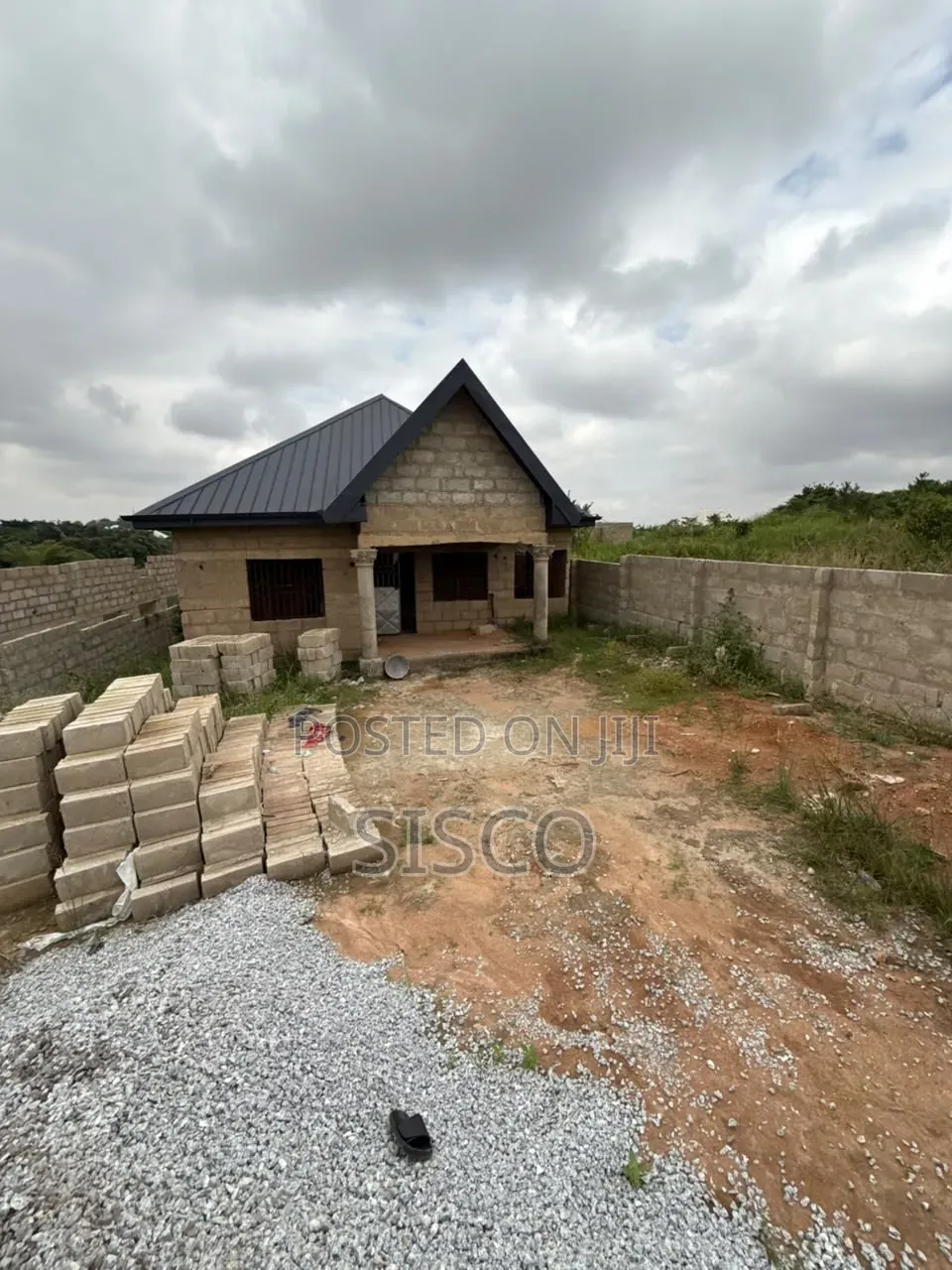 5bdrm House in Kwabre for Sale