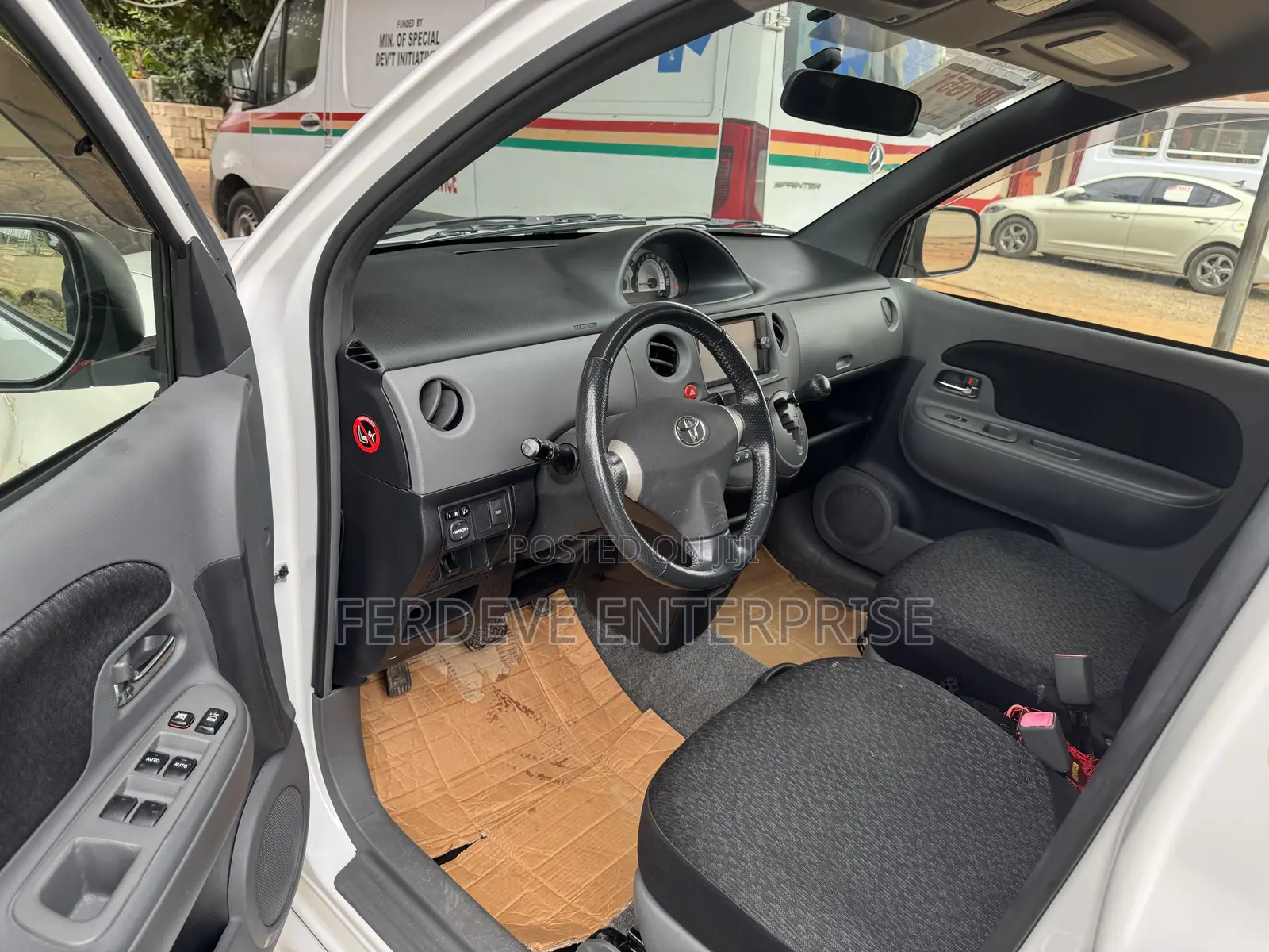 Toyota Sienta 2013 White