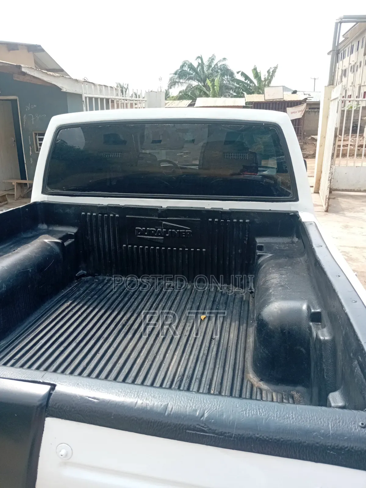 Nissan Hardbody 2010 White