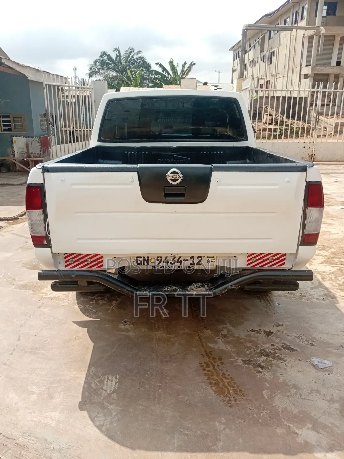 Nissan Hardbody 2010 White