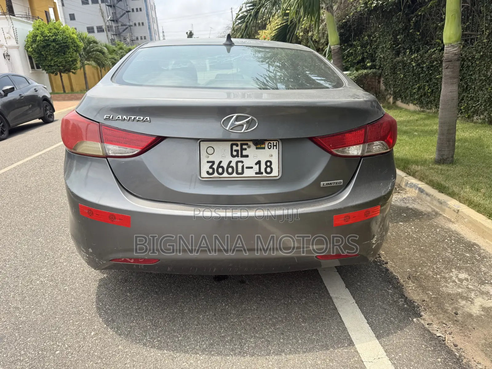 Hyundai Elantra Limited Sedan FWD (1.8L 4cyl 6A) 2013 Gray