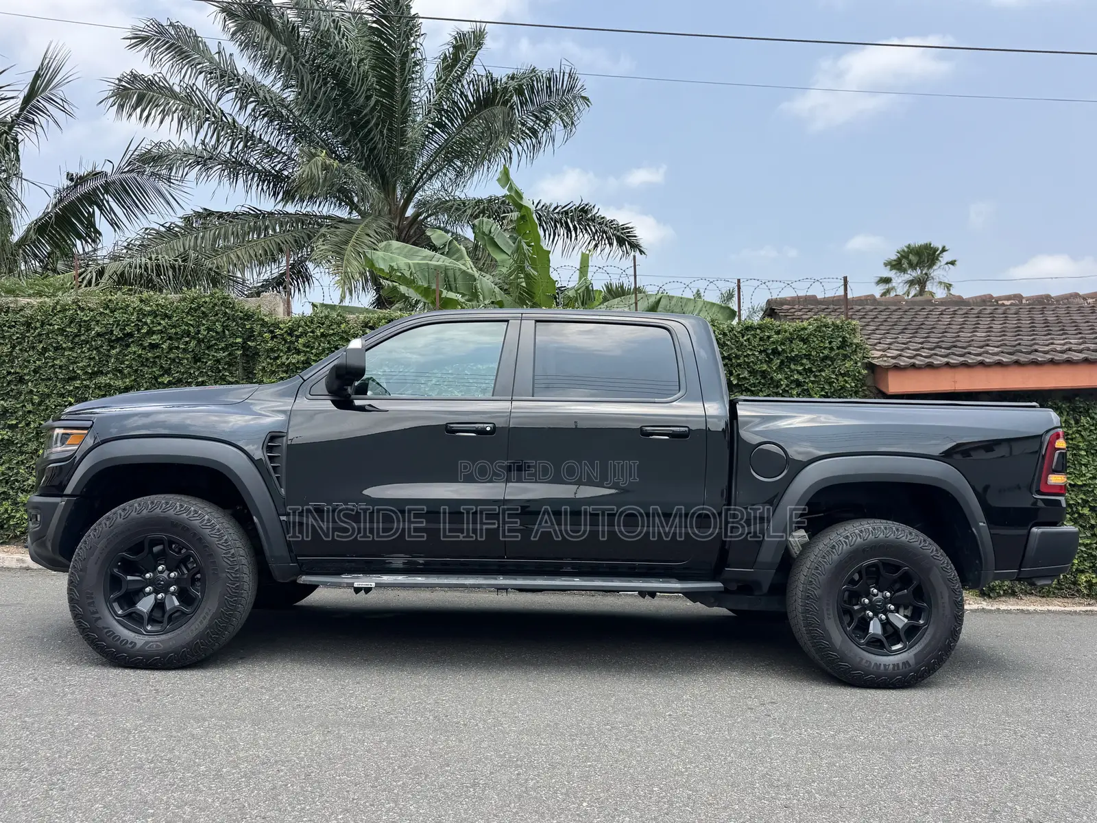 RAM 1500 TRX Crew Cab 4WD SB 2023 Black