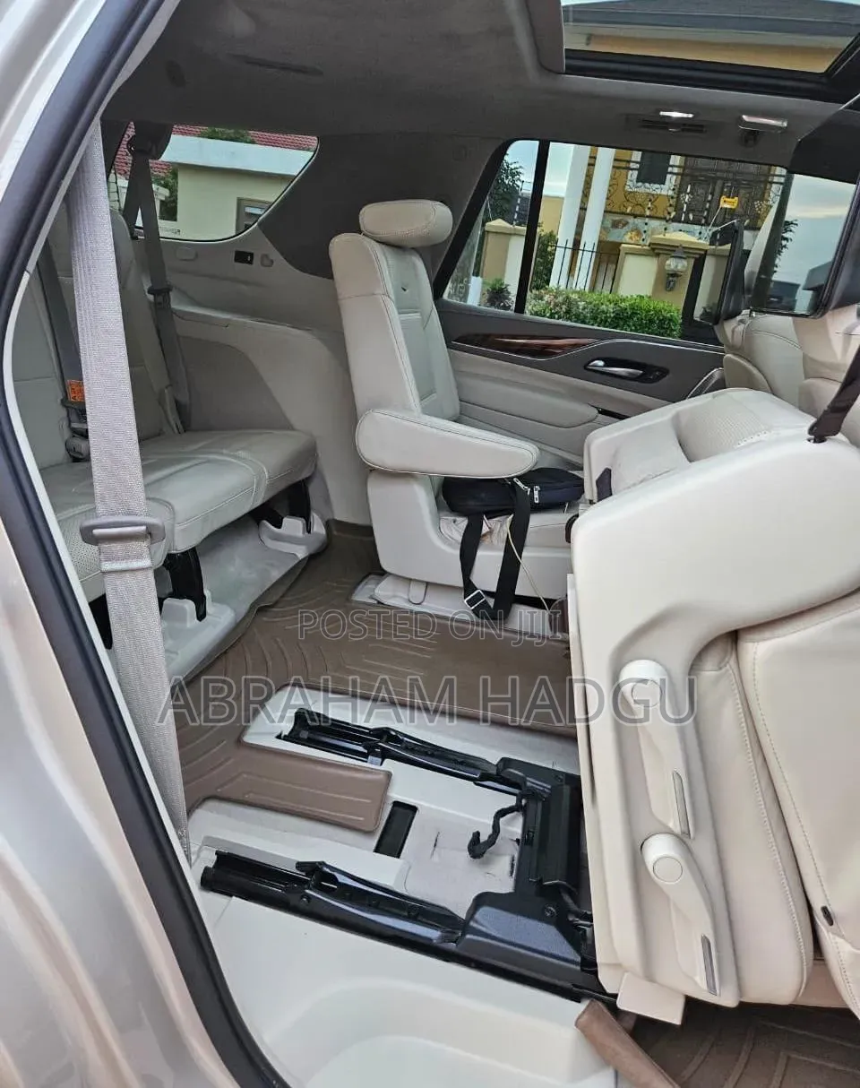 Cadillac Escalade 2021 Silver