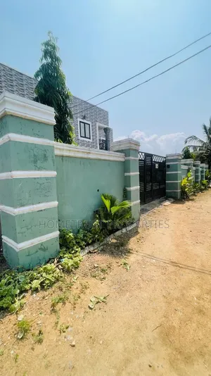 Furnished 6bdrm Duplex in Ablekuma Afuaman, Pentecost for sale
