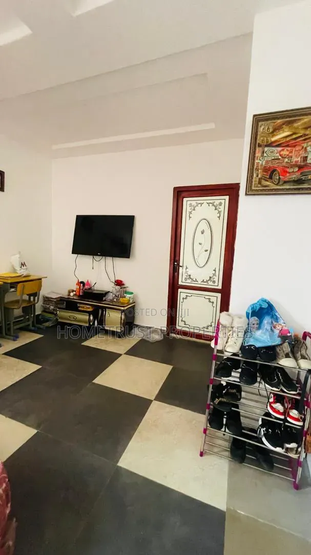 Furnished 6bdrm Duplex in Ablekuma Afuaman, Pentecost for sale
