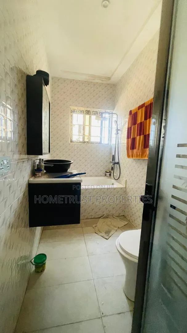 Furnished 6bdrm Duplex in Ablekuma Afuaman, Pentecost for sale