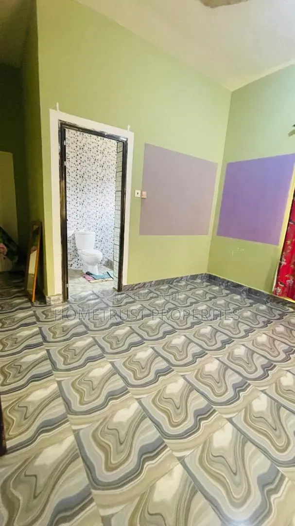 Furnished 6bdrm Duplex in Ablekuma Afuaman, Pentecost for sale