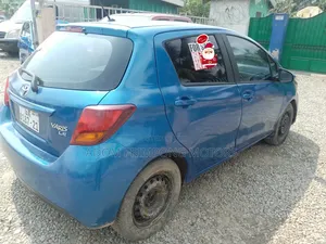 Toyota Yaris 2015 Blue